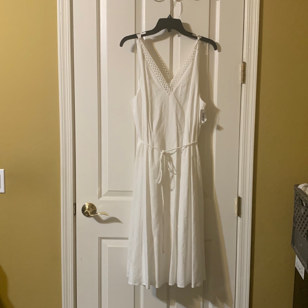 Gibson Latimer Sleeveless White Dress